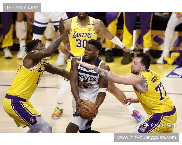 西部季后赛首轮再度对决 森林狼与湖人激情碰撞引爆新赛季期待 西部季后赛首轮再度对决 森林狼与湖人激情碰撞引爆新赛季期待