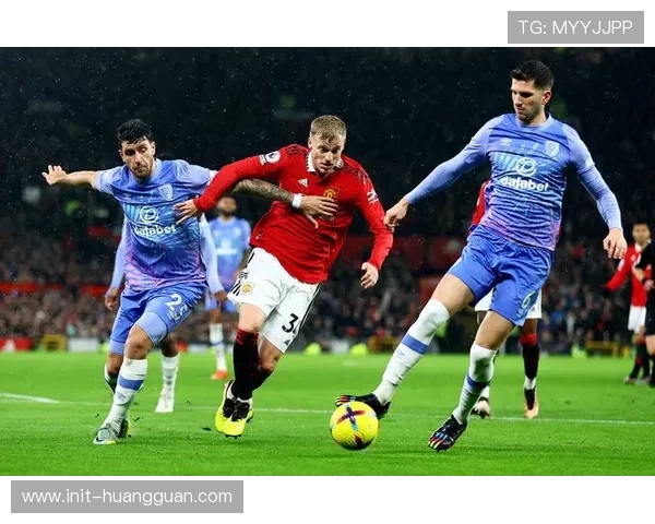 狼队对阵曼联,保级队主场寻求首胜迎战客场不败红魔